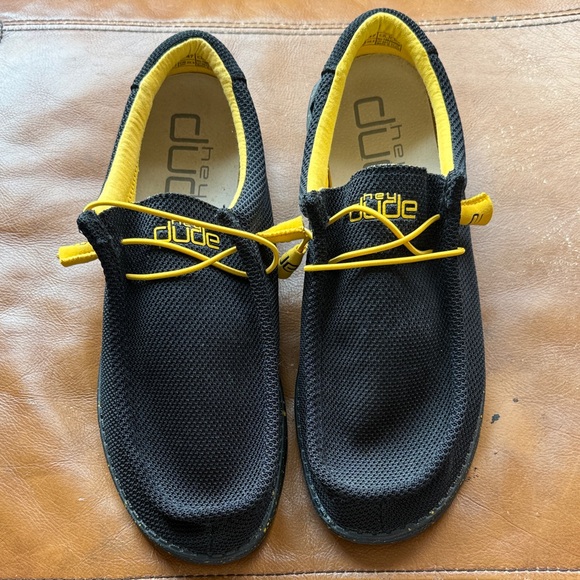 Hey Dude Men's Black and Yellow Loafers - Picture 1 of 3